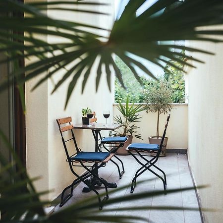 Fonda Apartments Копер Екстериор снимка