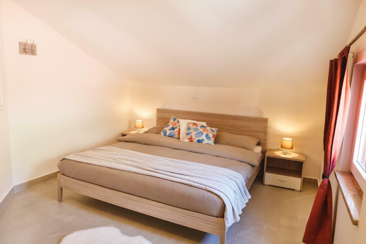 Fonda Apartments Копер Екстериор снимка